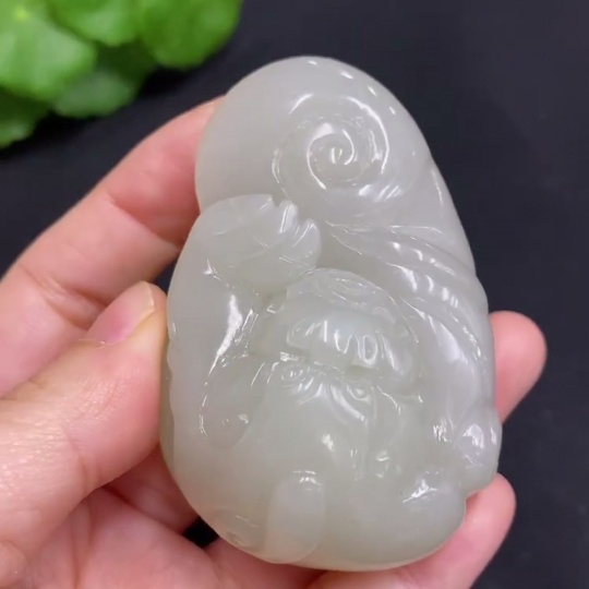 H30440063 Hetian Jade Pendant    Auspicious Beast    Total Weight: Approx. 94.3g