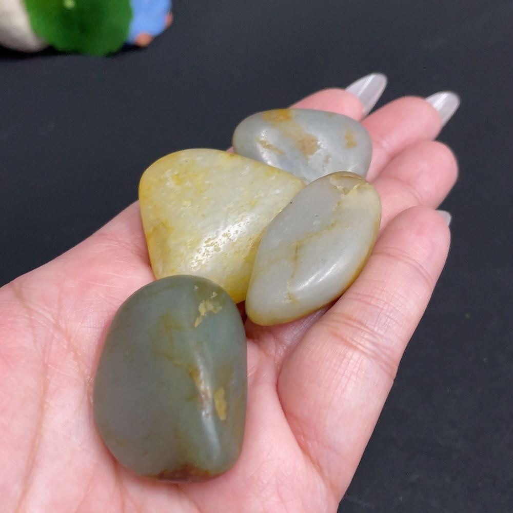 H27063450 Hetian Jade containing other mineral components with undetermined skin color origin total product weight approximately 73g