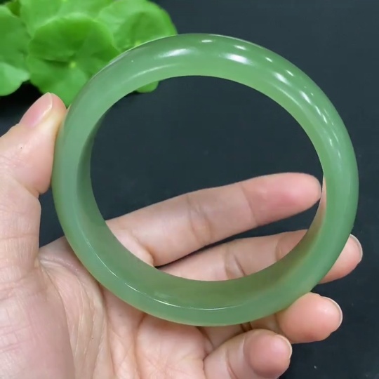 H27171505 Hetian Jade Round Bracelet  Size 59.5  Total Weight Approx.63g