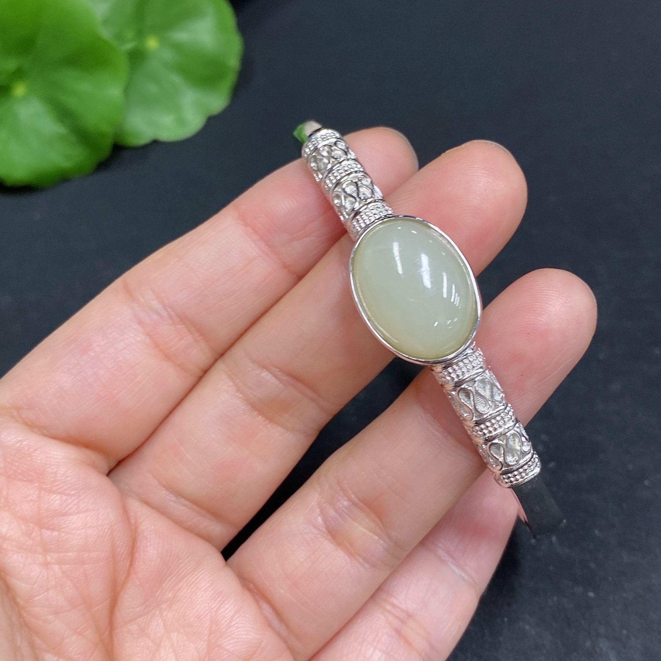 H32814239 Hetian Jade Inlaid Hand Jewelry Non-Gold Total Weight Approx. 12.7g