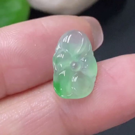 F34076117 Jadeite inlay piece, total weight approx. 0.54g