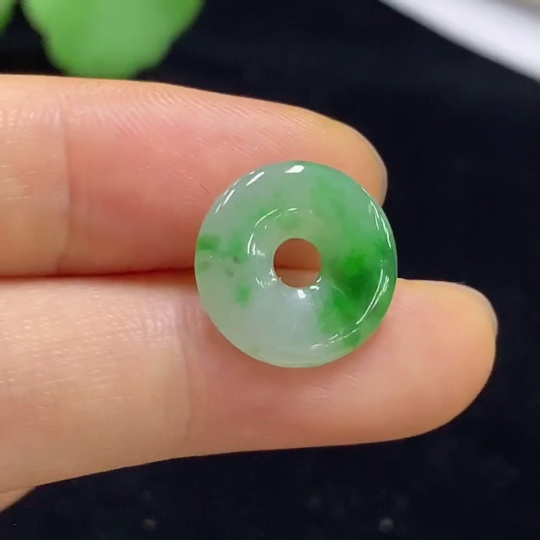 F35114115 Jadeite Pendant Safety Buckle Total Weight Approx. 0.95g