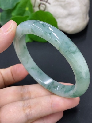 F46557673 翡翠正圈手镯 货品总重约40.88g 53.1圈口