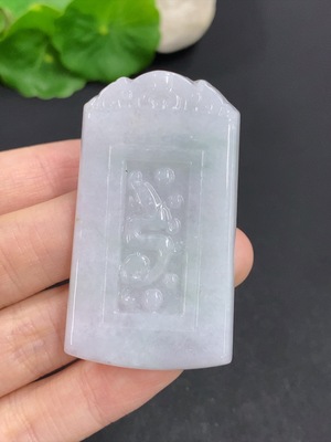 F42966971 翡翠仿古挂件 货品总重量约24.4克