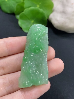 F46548168 翡翠挂件 货品总重约19.3g