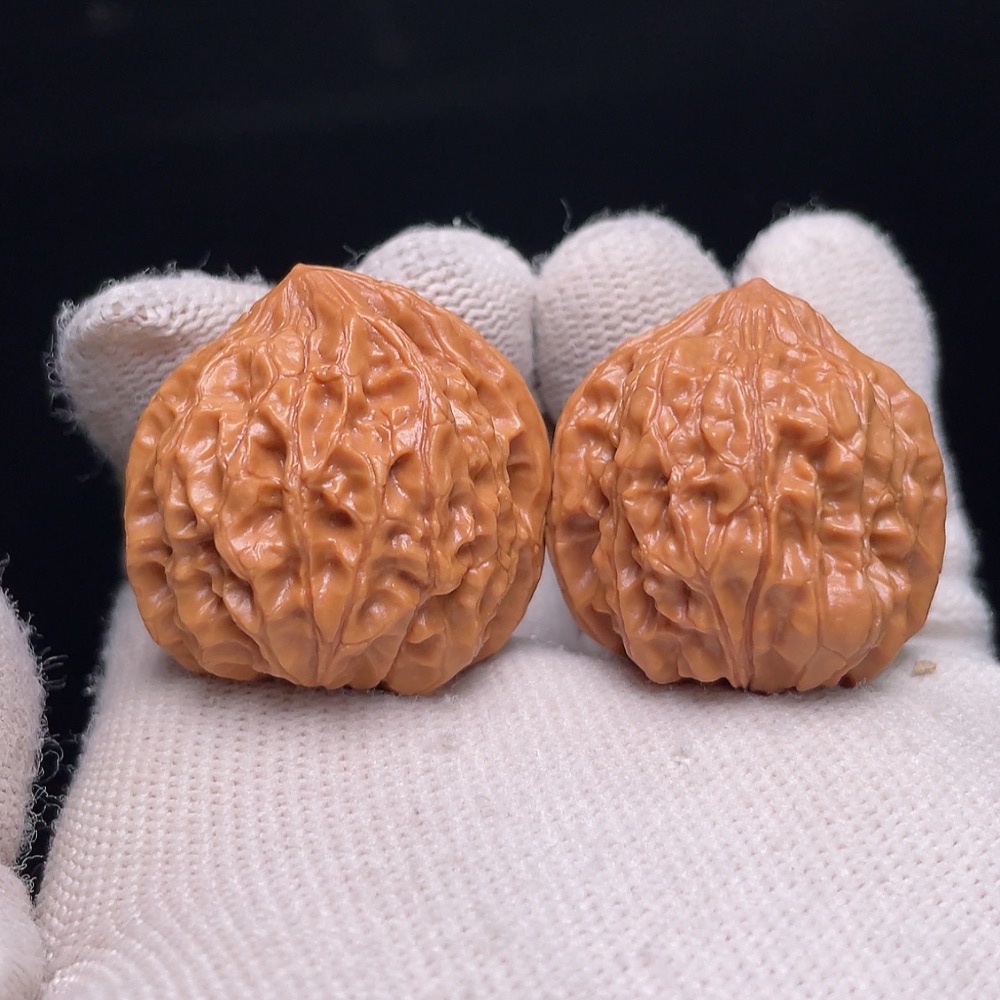 W25842043 Three-edged Walnut, total weight about 22.8g, size about 31.8mm