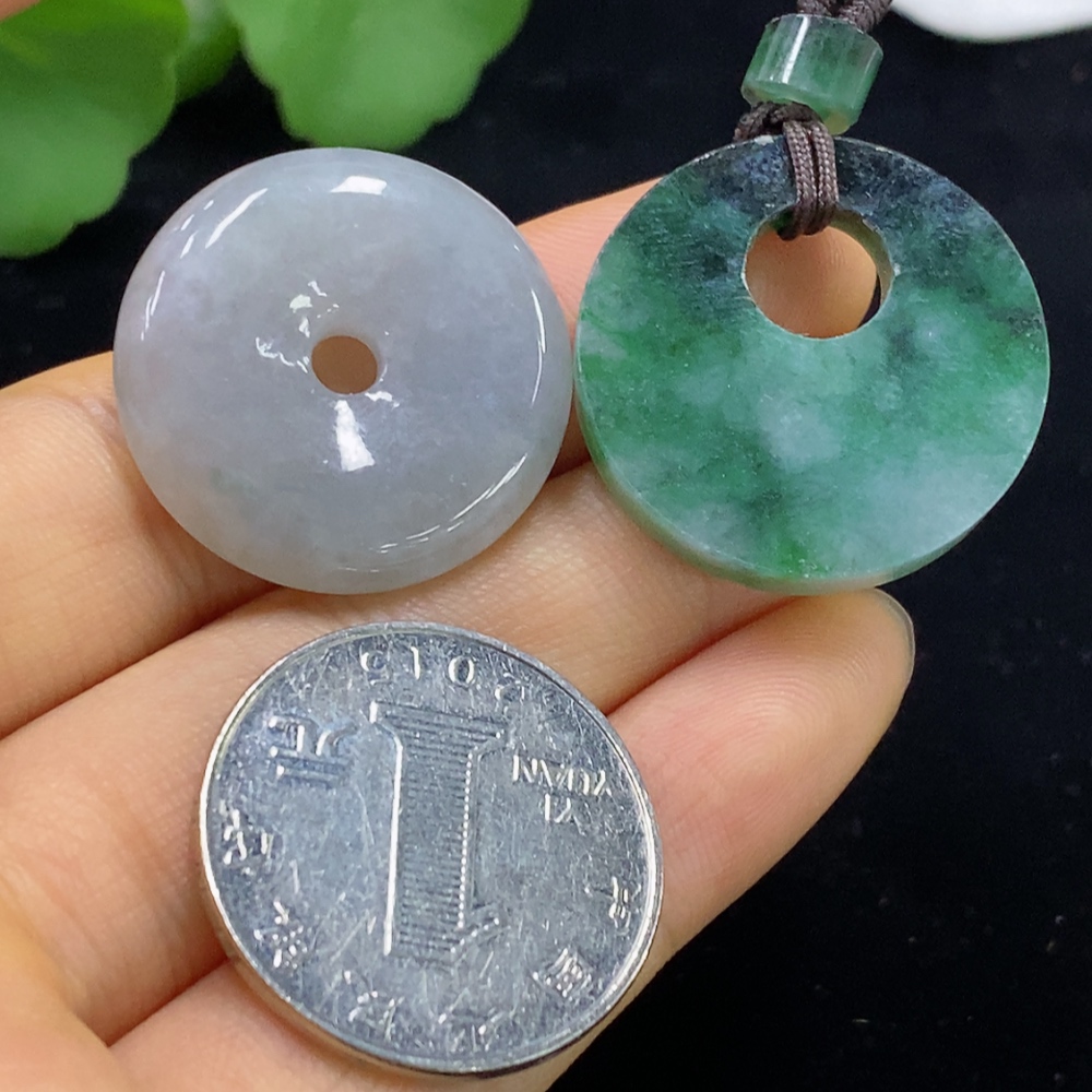 F34024628 Jadeite Pendant Sell as a Lot with Other Mineral Components