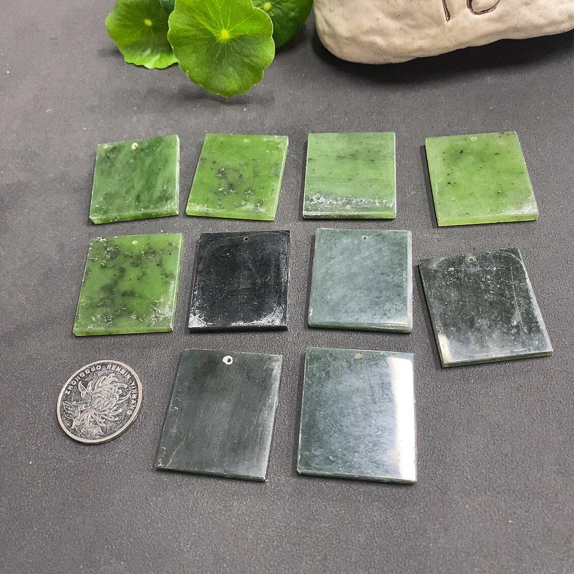 H0824225 Hetian Jade Pendants, Sold in One Lot, Some with Cracks, Total Weight 108g