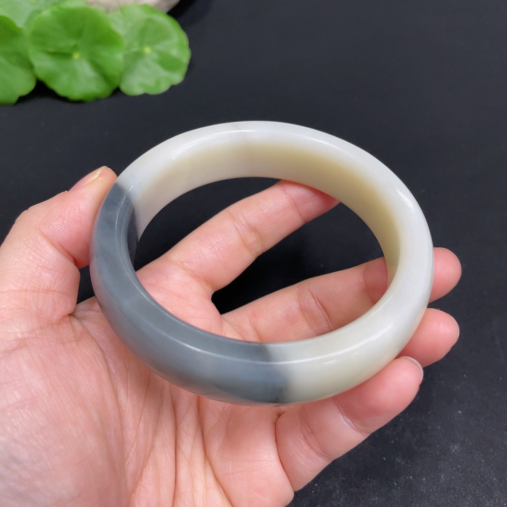 H34052074 Hetian Jade Round Bracelet Size 60.5 Total Weight Approx. 77.8g