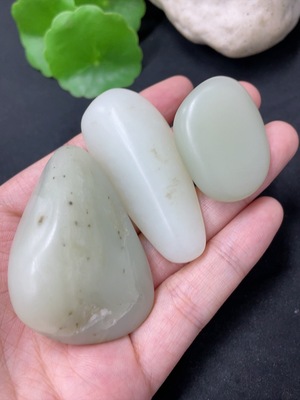 H41945830 和田玉    货品总重约110.1g