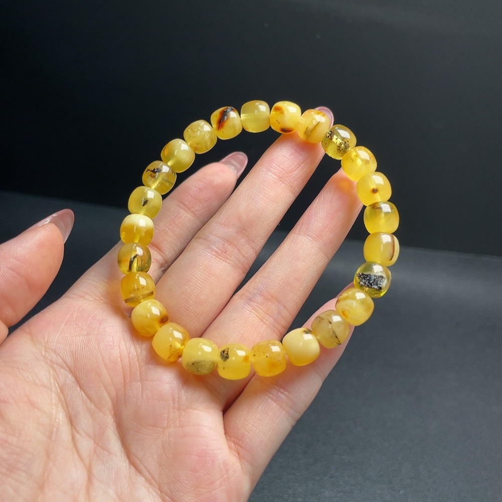 C29340471 Amber Beeswax Bracelet, Approx. 8.5mm, Total Weight Approx. 9.72g