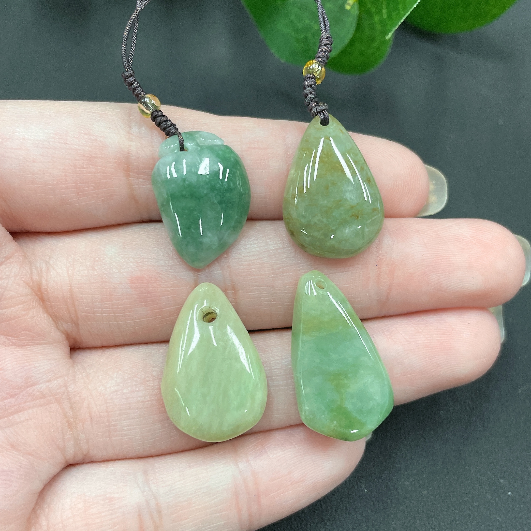 F10114530 Jadeite Pendant Four Pieces
