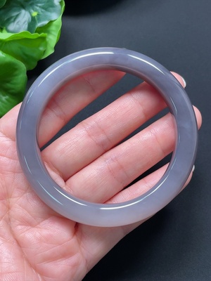 H46527964 和田玉正圈手镯 圈口56.5mm 总重约48.09g