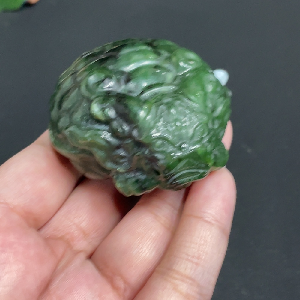 H31634372 Hetian Jade Handheld Carving - Dragon Turtle