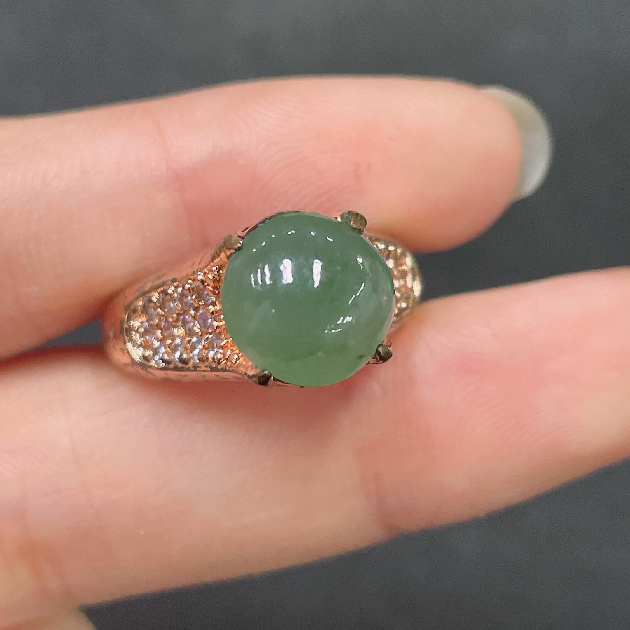 F32746581 Jadeite cabochon mounting piece non-gold total weight approx. 6.8 g