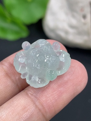 F42952469 翡翠莲花镶嵌件 货品总重约3.68g