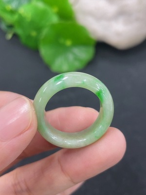 F46569019 翡翠戒圈 圈口14 货品总约重3.8g