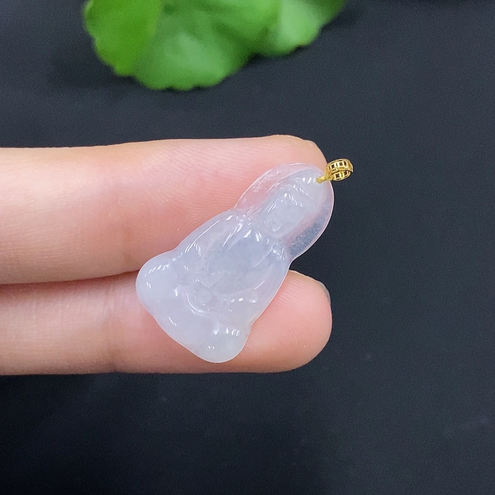 F28201394 Jadeite Guanyin Pendant with 18K Gold Clasp, Total Weight Approx. 1.3g