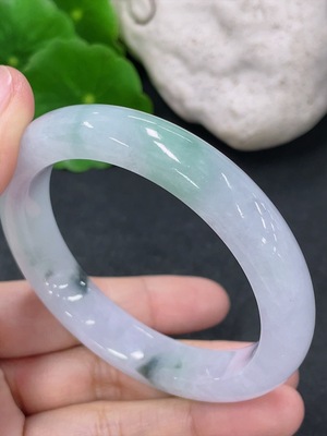 F41857719 翡翠正圈手镯 圈口51mm 货品总约重43.96g