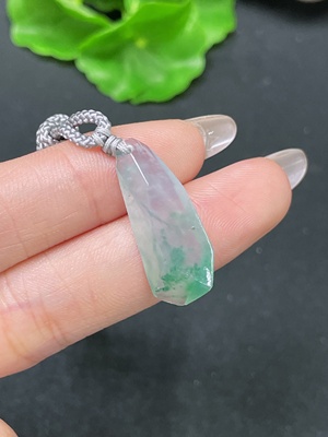 F35105328 Jadeite pendant with rope, total weight approx. 5g