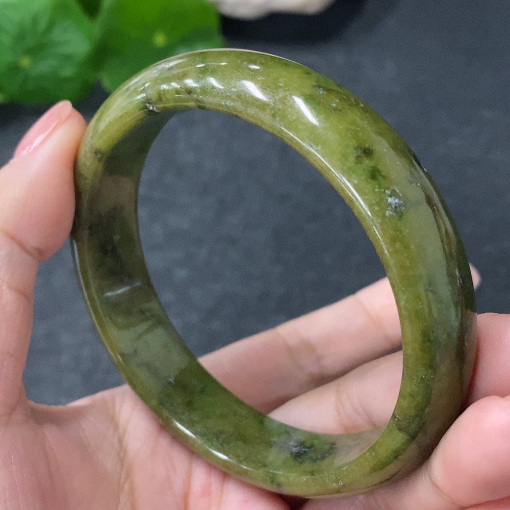 F34030687 Jadeite Bracelet Sell as a Lot Yellow Part Color Origin Undetermined With Fracture