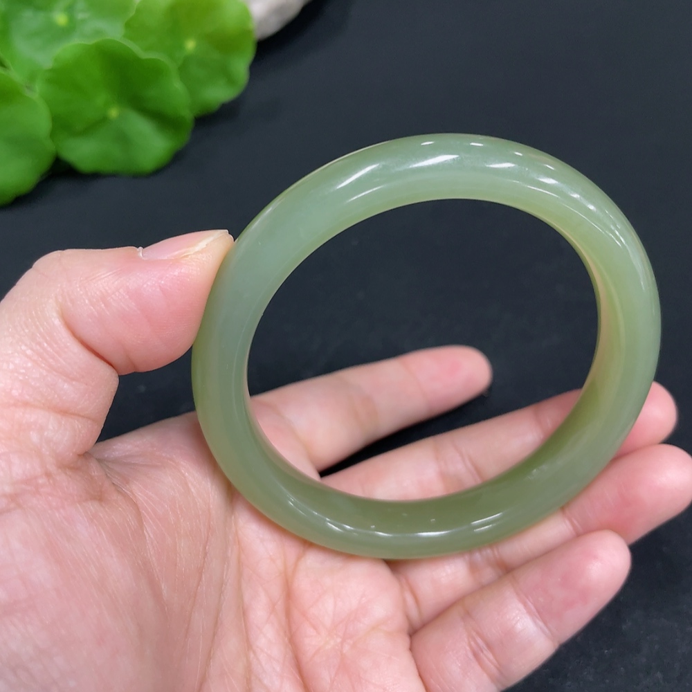 H34037558 Hetian Jade Round Bracelet Size 55.4 Total Weight Approx. 40.3g