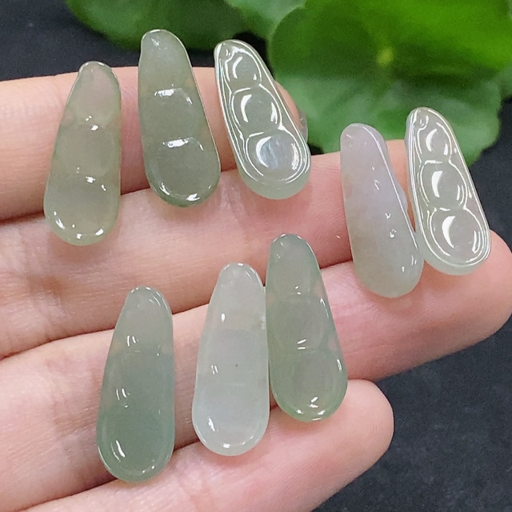 F34963856 Jadeite Lucky Bean Inlay Sell as a Lot