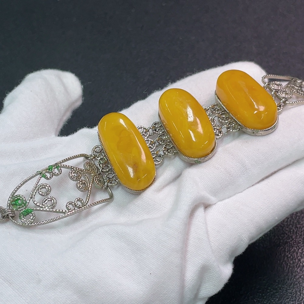 C33851149 Amber Honey Wax Bracelet Non-Gold Total Weight Approx. 28.86g