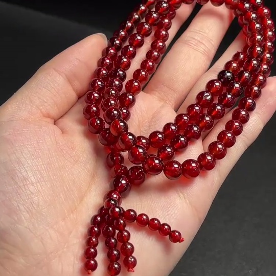 C32782674 Garnet Bead Strand Total Weight Approx. 64.31g Size 4.1-7.7mm