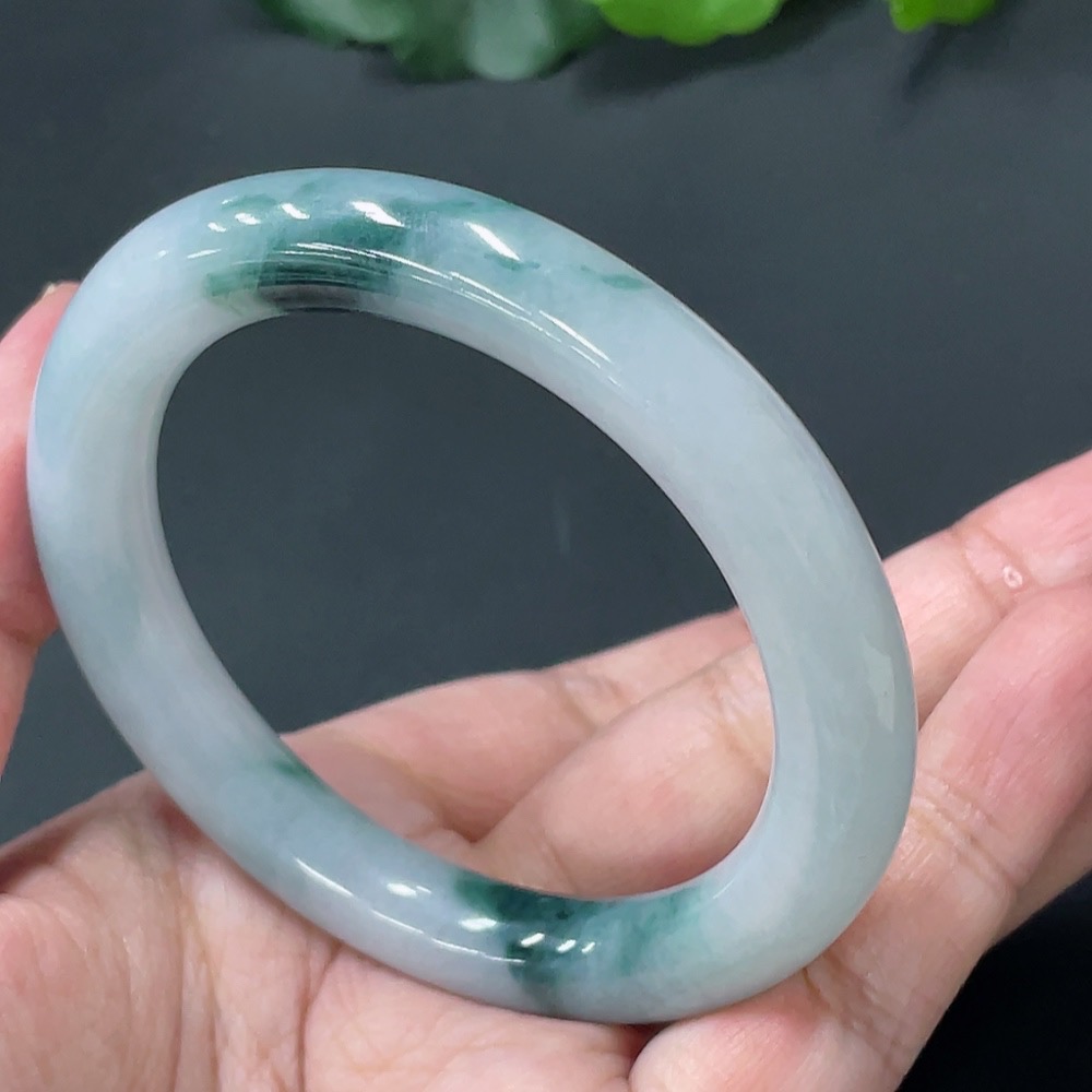 F18956826 Jadeite Round Bangle Size 53.1 Total Weight 48.066g
