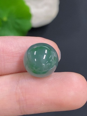 F41925938 翡翠单珠 货品总重量约3.2克 卡12.2mm左右