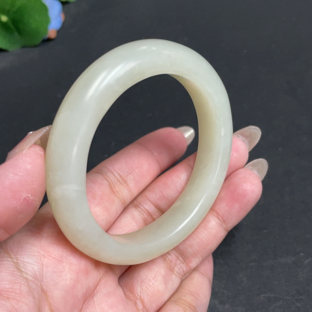 H30487637 Hetian Jade Round Bracelet (Inner Diameter 55.3mm, Total Weight Approx. 57.3g)