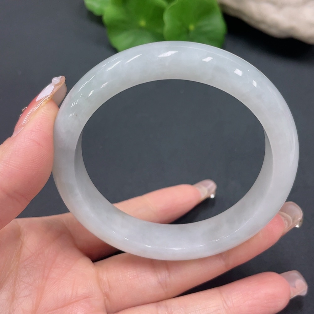 F20214573 Jadeite Round Bracelet Size 56.3 Total Weight 60.657g