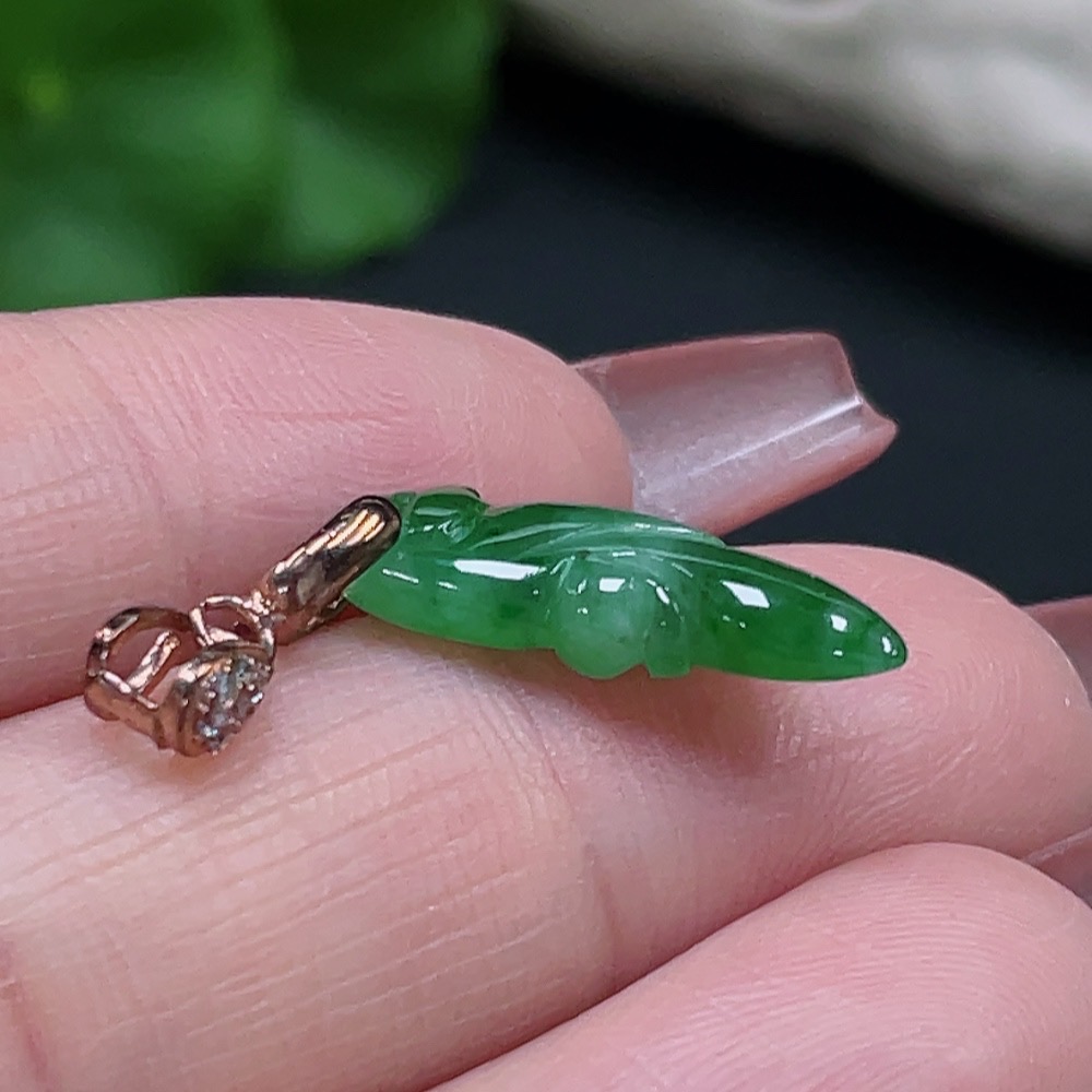 F26031712 Jadeite Pendant Non-Gold Inlaid