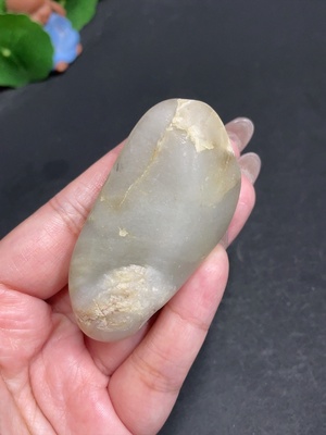 H30503480 和田玉   含其他矿物成分  皮色成因未定    货品总重约95.2g
