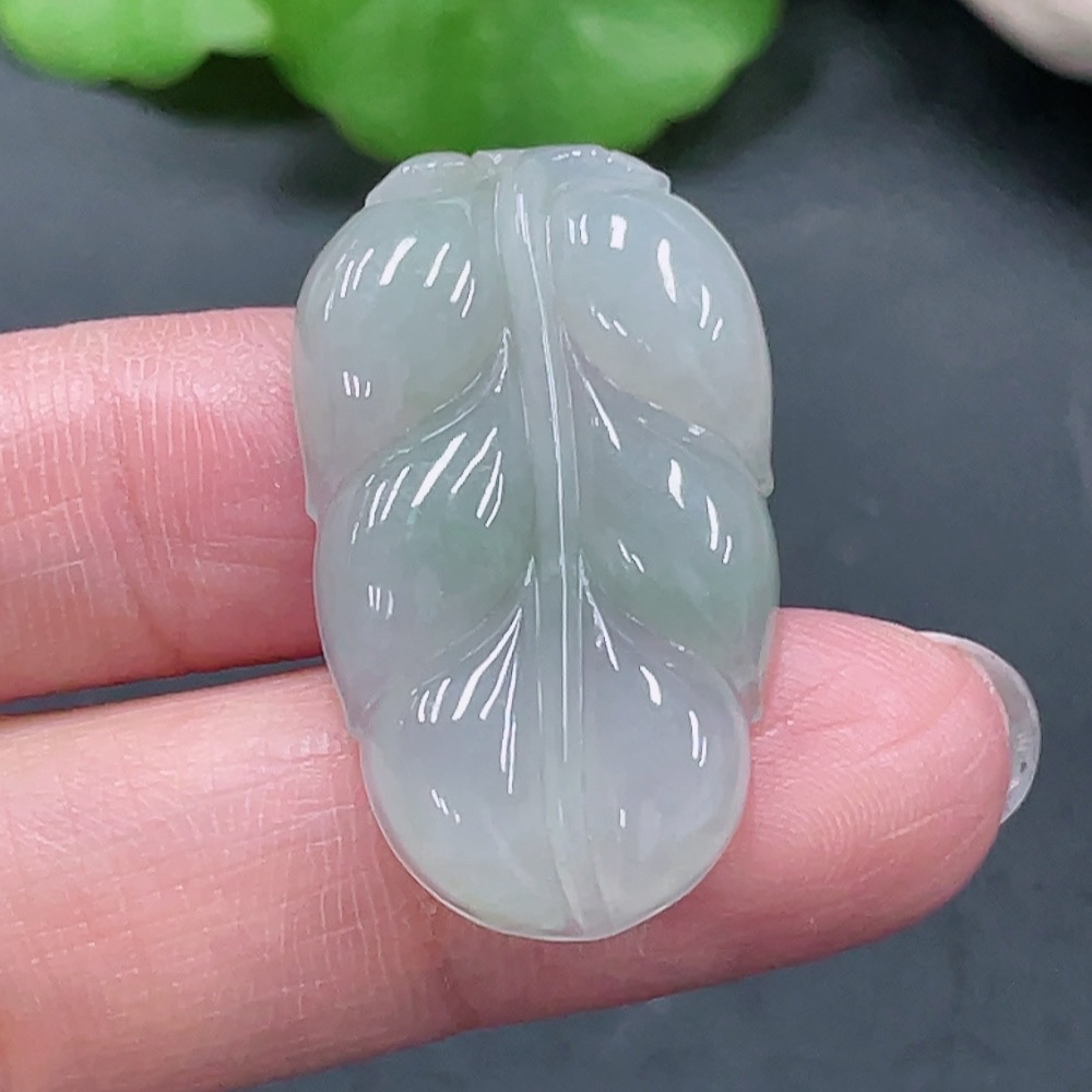 F21420480 JadeiteLeaf Pendant Total Weight Approx.6g