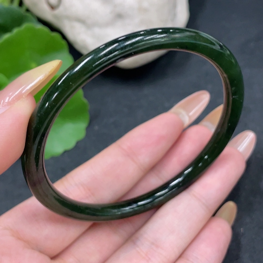 H32751682 Hetian Jade Round Bangle Size 59 Total Weight about 17.4g