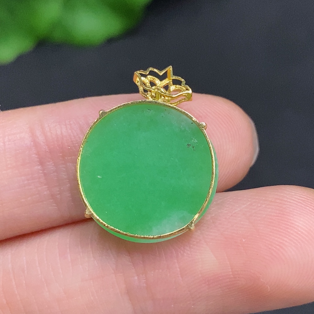 F33906811 Jadeite Plain Pendant Inlaid Pendant (74% Gold Content) Total Weight Approximately 2g