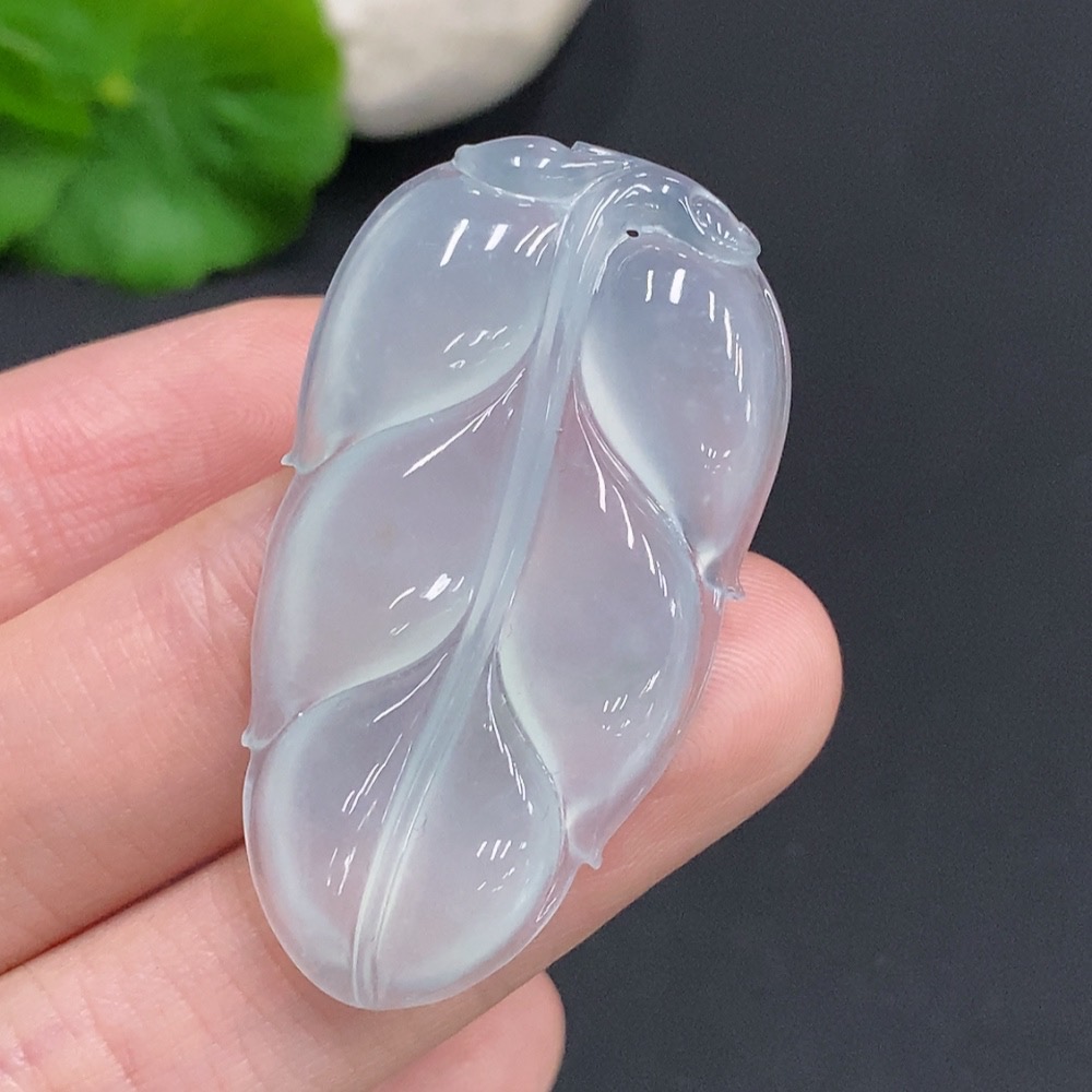 F35160619 Jadeite Leaf Pendant Total Weight Approx. 10g