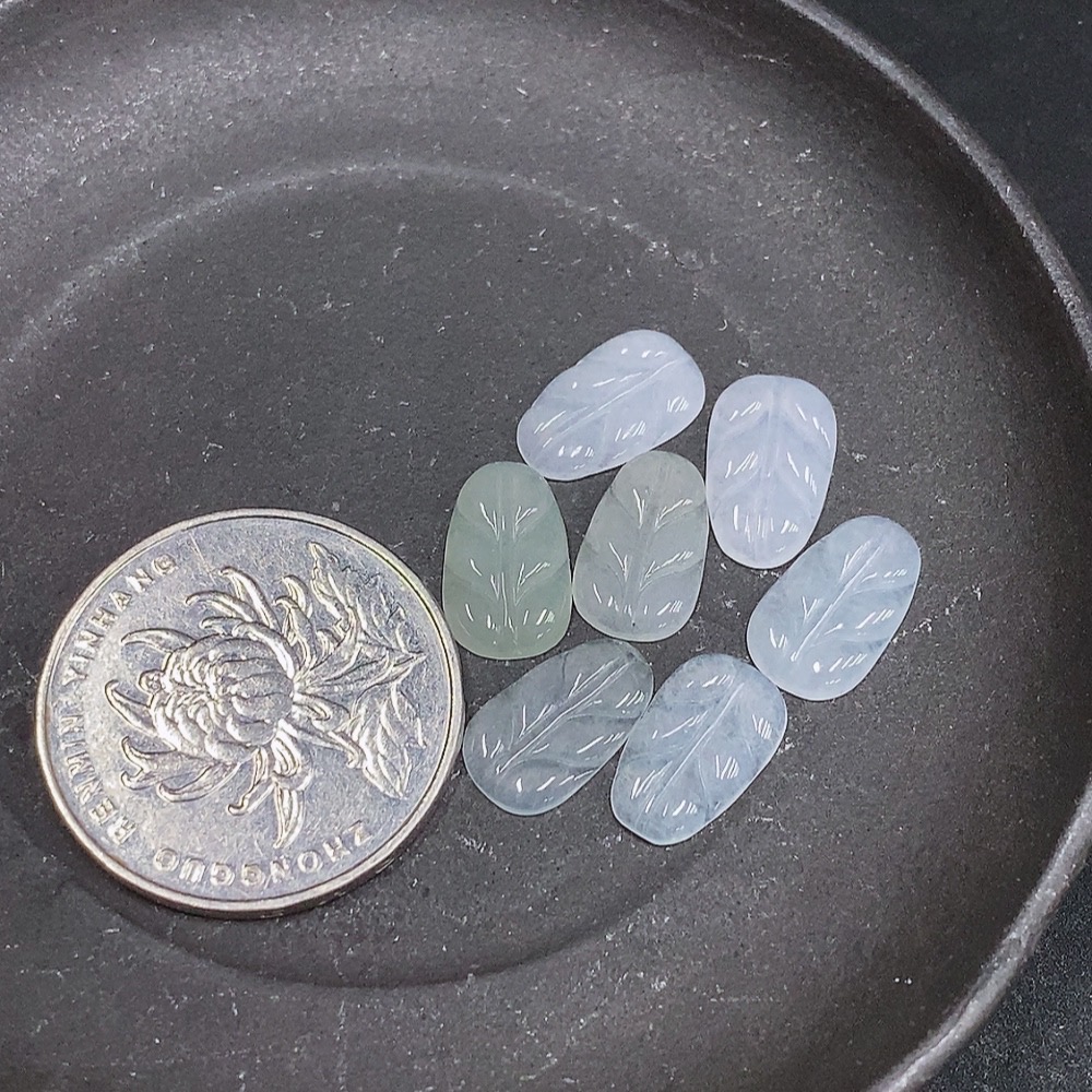 F34035679 Jadeite Pendants Sell as a Lot