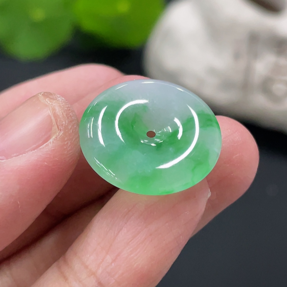 F32756084 JadeitePeace Pendant