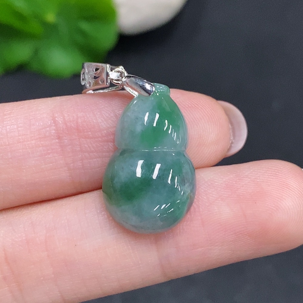F34003362 Jadeite Gourd Pendant Non-Gold Inlaid Total Weight Approx. 2.8g