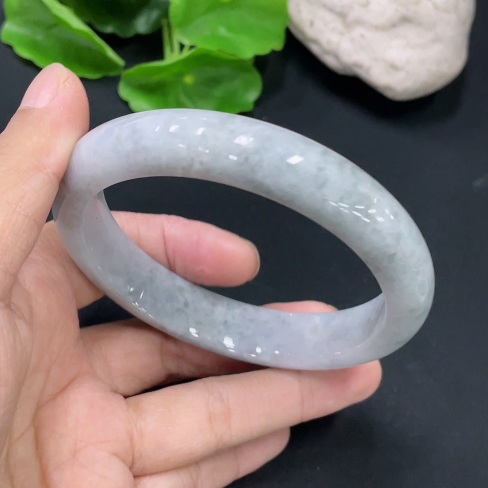 F32697073 Jadeite Round Bangle, 58.8 Loop Size, Total Weight Approx. 56.01g