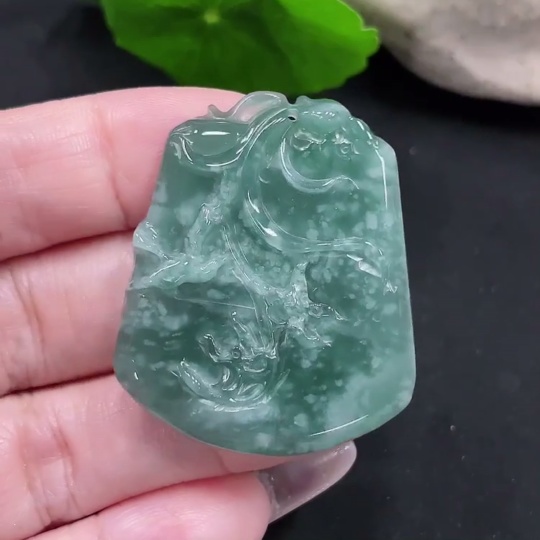 F35129042 Jadeite floral and bird pendant plaque, total weight approximately 12.6 grams