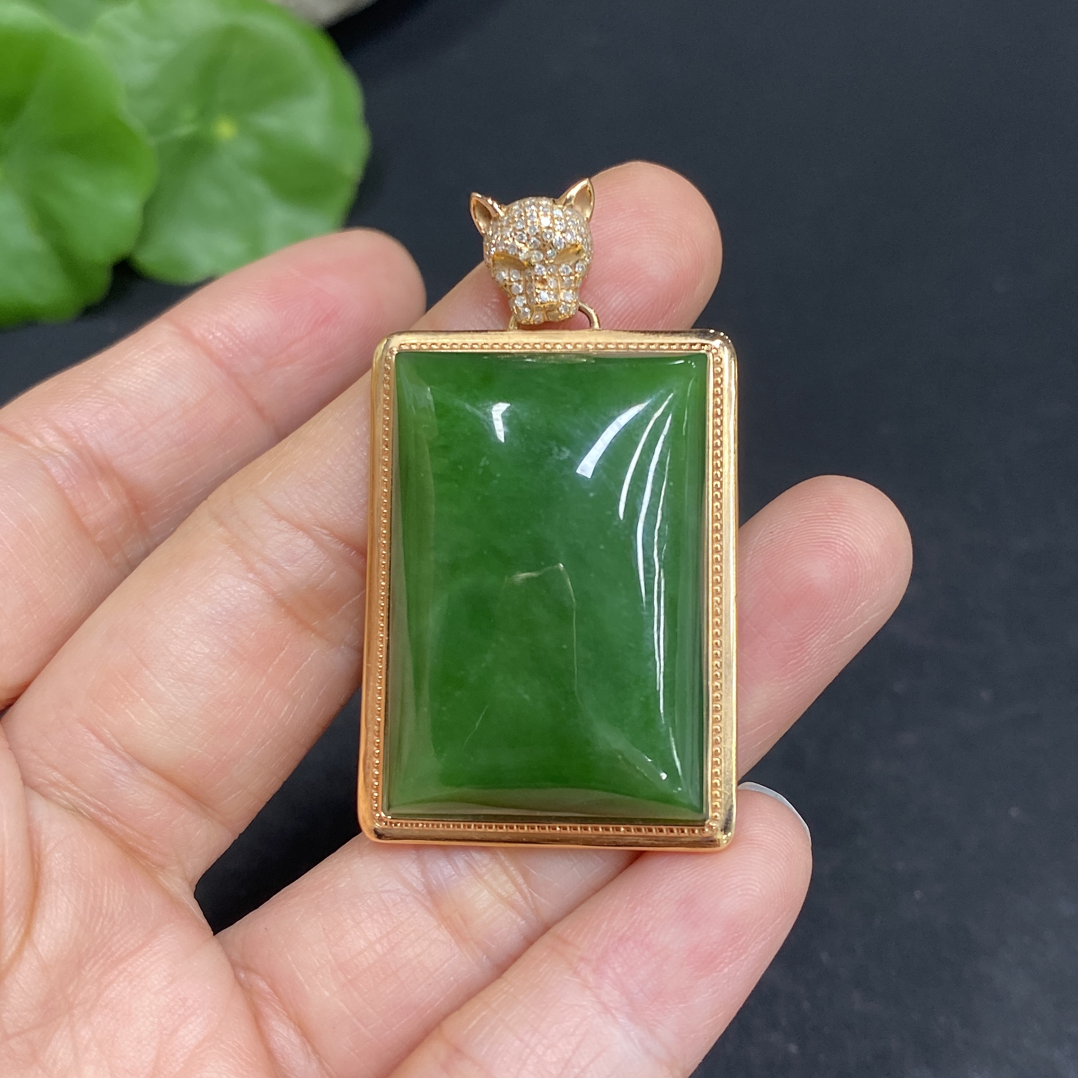 H32814224 Hetian Jade Inlaid Plain Pendant with 18K Gold and Diamonds, Total Weight Approx. 15.3g