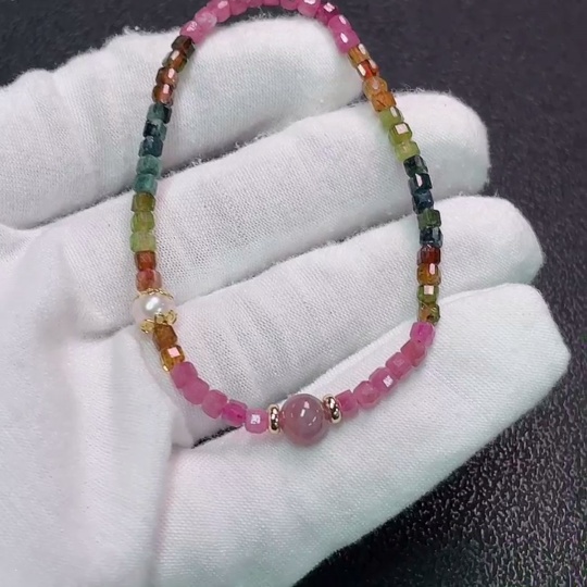 C34007194 Tourmaline Bracelet with Visible Organic Inclusions, Non-Gold, Total Weight Approx. 3.8g, Stone Size ~3.2mm