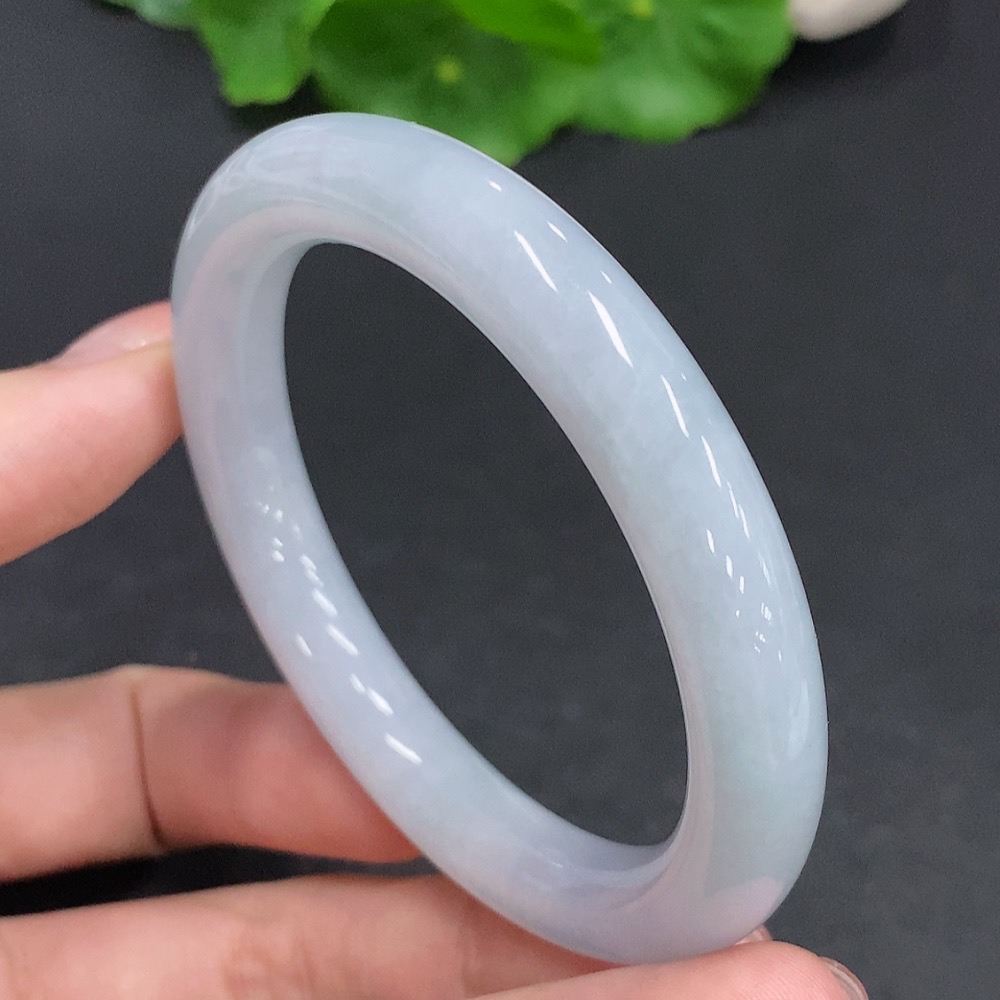 F35078448 Jadeite Round Bangle Total weight about 41g Size 52