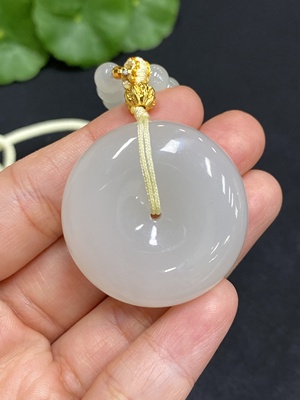 H31693865 Hetian Jade Pendant Peace Button Non-Gold-Inlaid