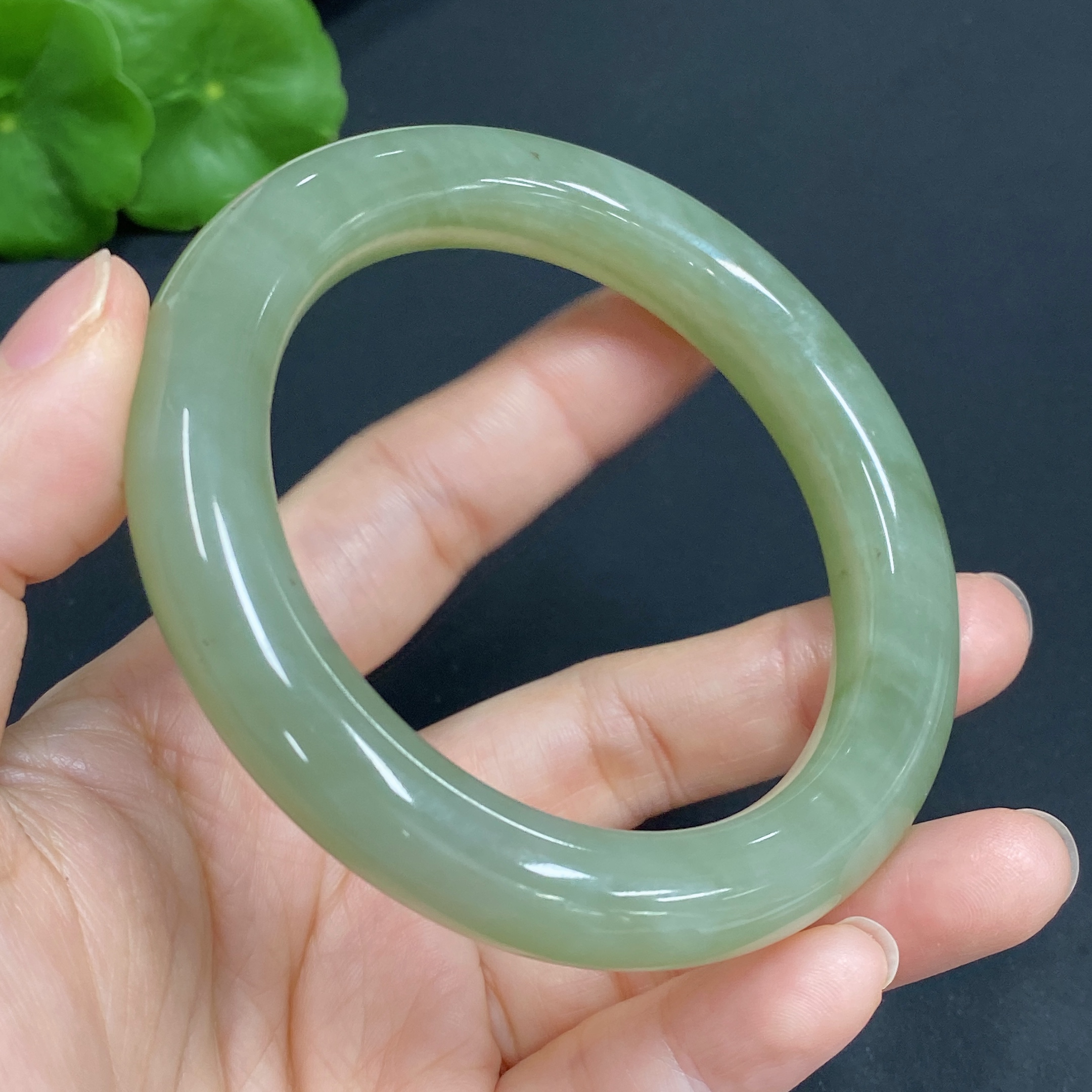 H27060312 Hetian Jade Round Bracelet Size 56.2 Total Weight Approx. 57.9g