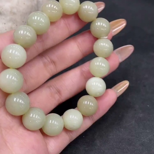 H32726383 Hetian Jade Bracelet, approx. 11.8mm beads, total weight approx. 43.8g
